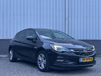 krockskadad bil auto Opel Astra 1.0 innovation AUTOMAAT 2017/1
