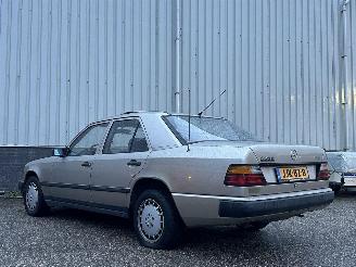 Mercedes  W124 230E picture 4