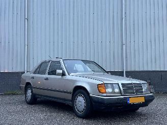 Coche accidentado Mercedes  W124 230E 1986/6