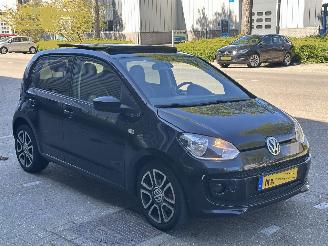 Schadeauto Volkswagen Up! 1.0 Cheer up! Panorama Automaat 2013/1