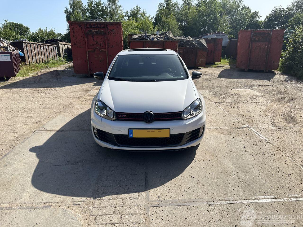 Volkswagen Golf 2.0 GTI PANORAMA AUTOMAAT LEER