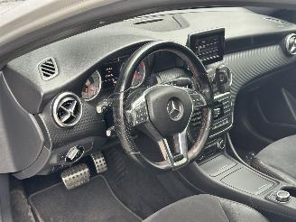 Mercedes A-klasse A180 AMG Line Panorama Alcantara Led picture 10