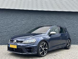 Damaged car Volkswagen Golf 2.0TSI R 4Motion 300pk 2014/1