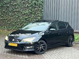 Vaurioauto  passenger cars Seat Leon 1.8 TSI FR Pano 2016/1
