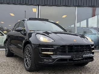 uszkodzony samochody osobowe Porsche Macan Macan 3.6 Turbo PANO FULL OPTION 2017/10