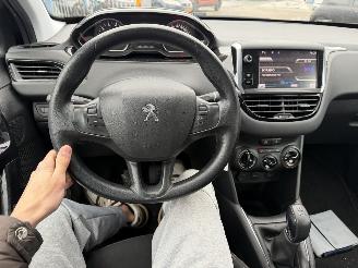 Peugeot 208 1.2 VTi Blue Lease picture 9