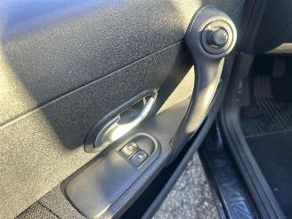 Renault Clio 1.2 TCE Special Rip Curl picture 7