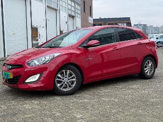 damaged passenger cars Hyundai I-30 1.6 GDI Business Edition 2012/7