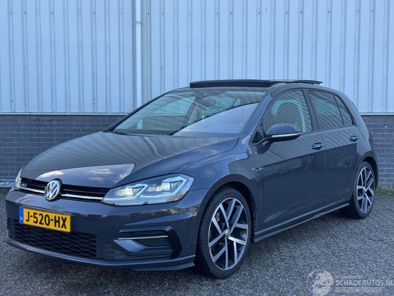 Volkswagen Golf 1.4 tsi R-line pano/DSG