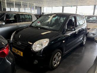 skadebil auto Kia Picanto 1.0 Seven AIRCO/NAP 2010/4