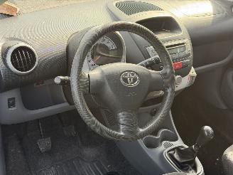 Toyota Aygo 1.0-12V + 5drs picture 5