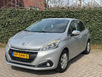 Schadeauto Peugeot 208 1.2 Facelift Urban Soul 2015/12