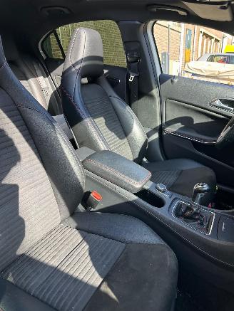 Mercedes A-klasse A180 AMG PANO/LED picture 9