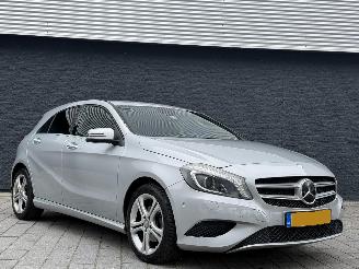 krockskadad bil auto Mercedes A-klasse A180 BENZINE LED 2013/1