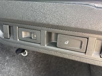 Skoda Octavia 2.0TDI DSG/PANO/FULL OPTION picture 13