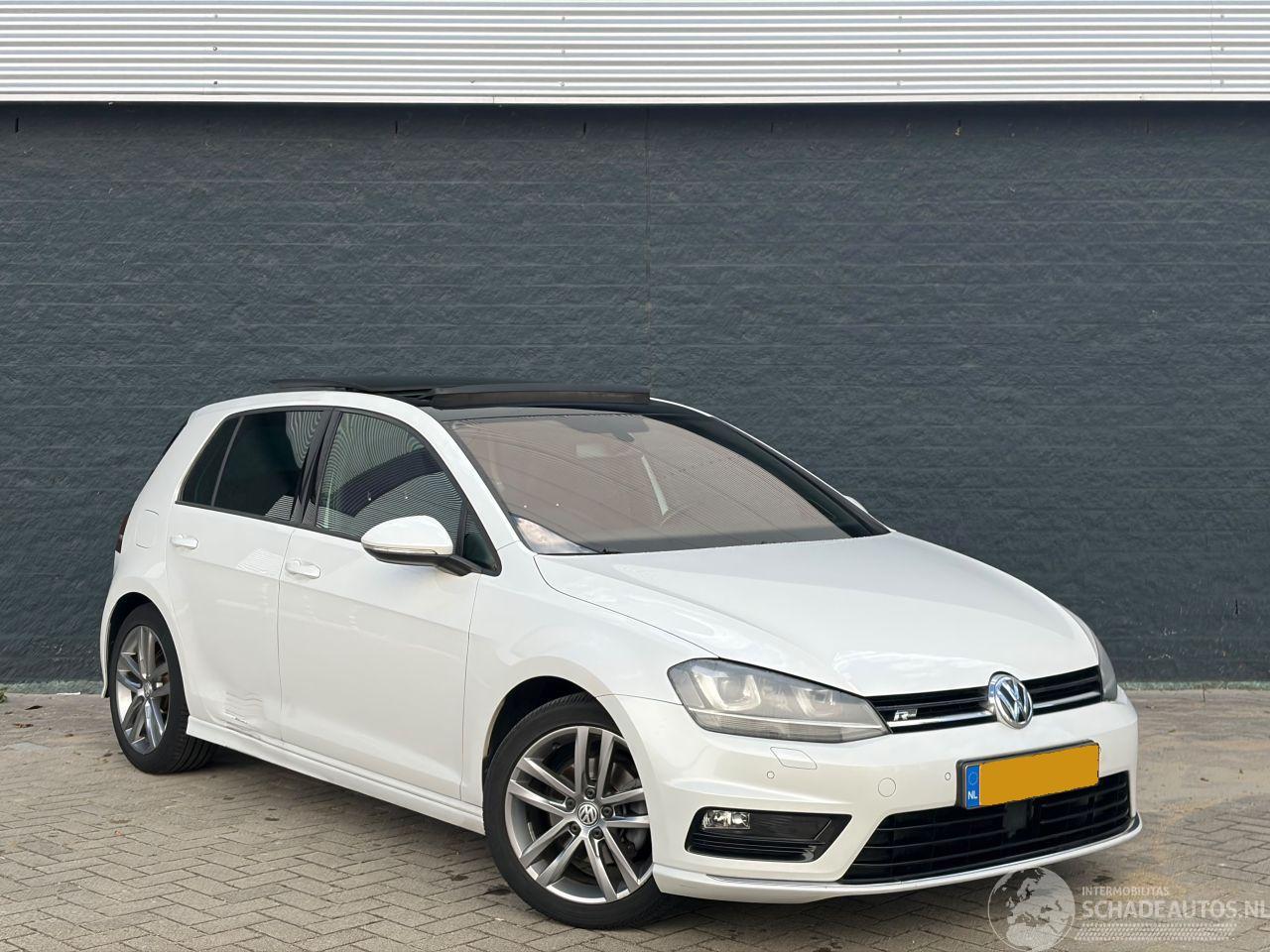 Volkswagen Golf 1.4TSI R-LINE DSG/PANO