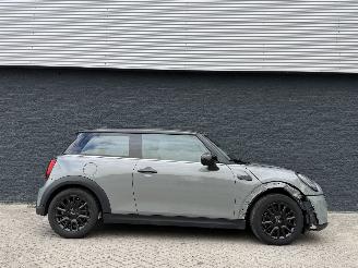 Mini Cooper 1.5 Automaat/Pano full option picture 2