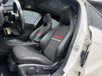 Mercedes A-klasse A200 AUTOMAAT/PANO picture 11