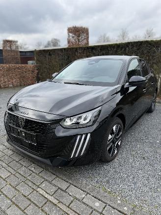 krockskadad bil auto Peugeot 208  2025/9