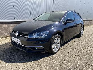 krockskadad bil auto Volkswagen Golf Comfortline DSG, Navi, Airco 2018/7
