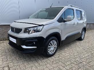 Damaged car Peugeot Rifter 1.2 Puretech Active Apple Carplay/Android Auto, Airco, Trekhaak 2020/7