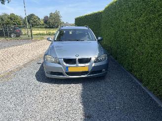 BMW 3-serie 320i Touring picture 2