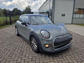 Schadeauto Mini One Mini One leder moonwalkgrey 2014/7