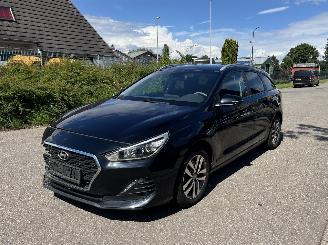 Vaurioauto  passenger cars Hyundai I-30 Wagon 1.0 T-GDI Twist /1