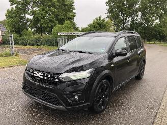 škoda osobní automobily Dacia Jogger Extreme 1.6 Hybride 7P /8