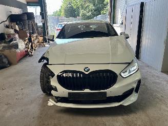 BMW 1-serie 118i M Sport picture 2