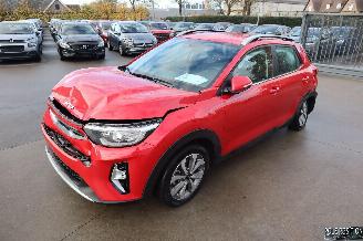 krockskadad bil auto Kia Stonic 1.0 BENZ 2025/2