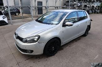 Vaurioauto  passenger cars Volkswagen Golf 1.6 TDI 2011/4