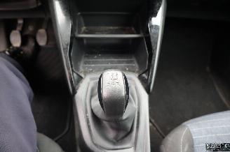 Peugeot 208 1.2 BENZ picture 12