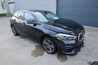 krockskadad bil auto BMW 1-serie I 2024/3