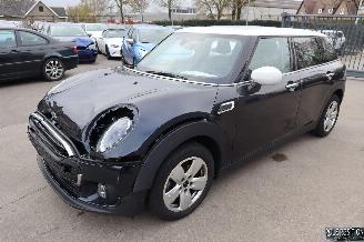 Vaurioauto  passenger cars Mini Clubman 1.5 D 2022/2