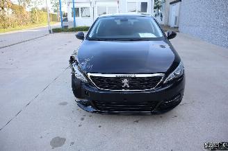 krockskadad bil auto Peugeot 308 1.2 BENZ 2021/1