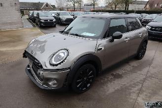skadebil auto Mini Cooper 1.5 BENZ 2019/6