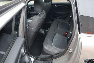 Mini Cooper 1.5 BENZ picture 10