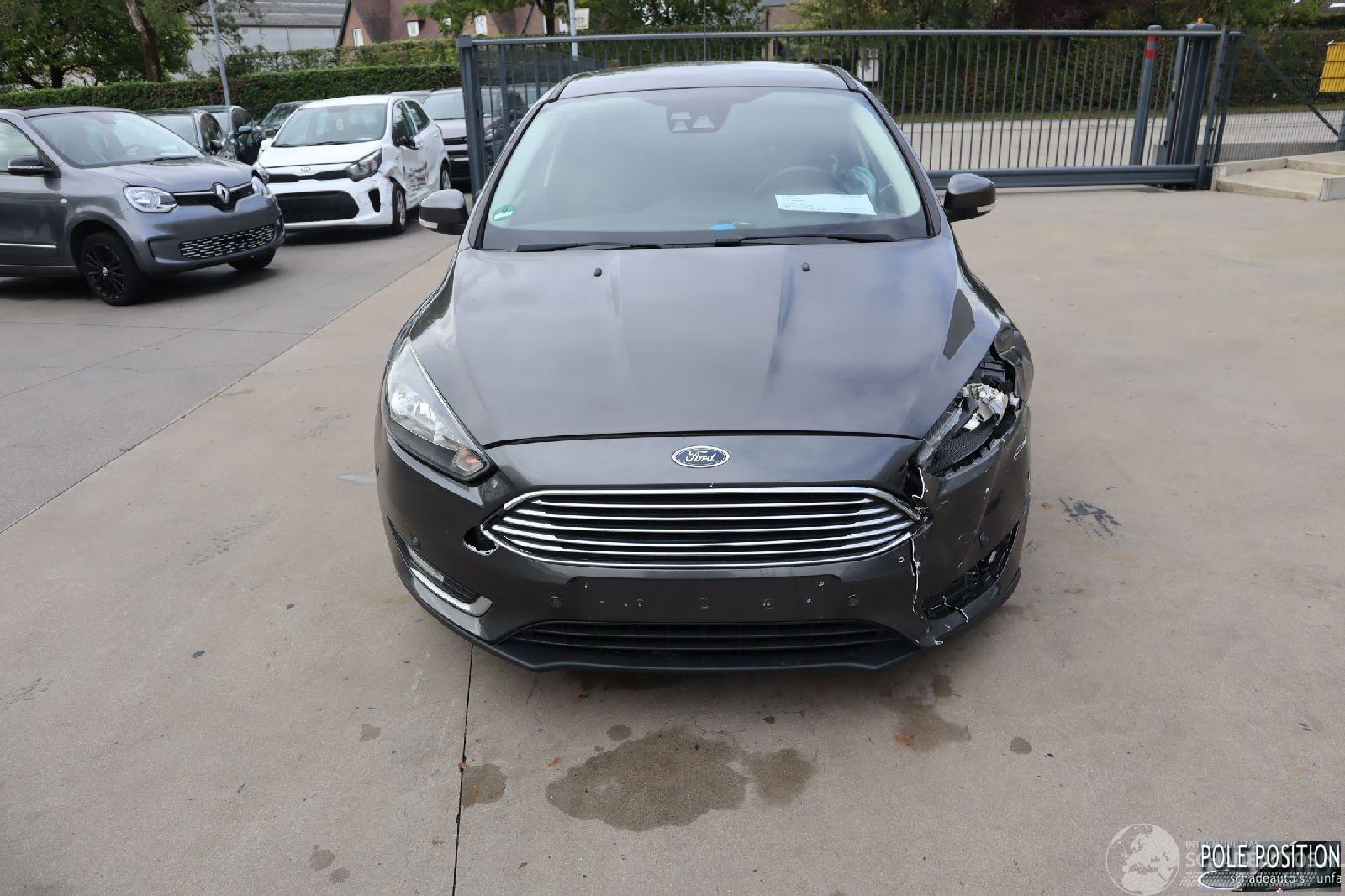 Ford Focus 1.0 BENZ