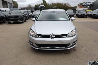 Vaurioauto  passenger cars Volkswagen Golf 1.2 BENZ 2014/9