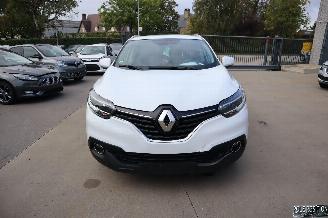 Vaurioauto  passenger cars Renault Kadjar 1.2 BENZ 2018/2