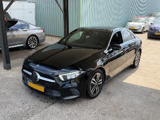 Vaurioauto  passenger cars Mercedes A-klasse Sedan Automaat Sfeerverlichting Nap 2021/4