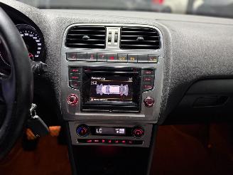 Volkswagen Polo 1.2 TSI Highline Pano Stoelverwarming picture 14