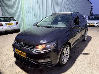 Voiture accidenté Volkswagen Polo 1.2 TSI Highline Pano Stoelverwarming 2014/9