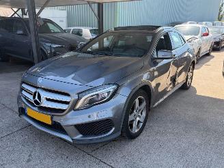 Unfallwagen Mercedes Cla-klasse 200d AMG LINE PANO NAP 2016/7