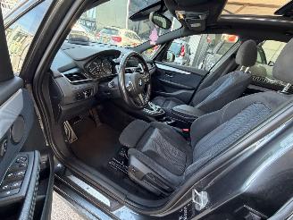 BMW 2-serie 220i M PERFORMANCE PANO XENON 7 PERSOONS picture 12
