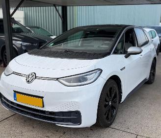 Damaged car Volkswagen ID.3 First Max 58kwh NAP FULL OPTIONS 2020/10