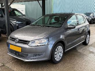 Coche accidentado Volkswagen Polo 1.4 benzine automaat airco cruise nap 2010/1