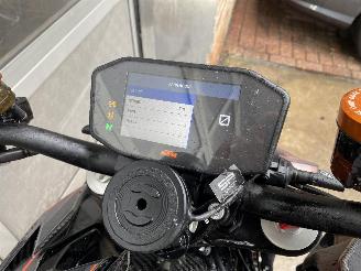 KTM 1290 Super Duke R Carbon picture 9