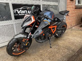 KTM 1290 Super Duke R  picture 15